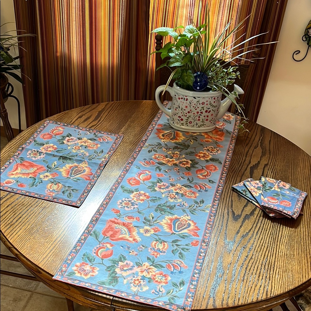 Floral Table Runner and Placemat Set